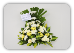 Arreglo floral triangular los olivos cucuta